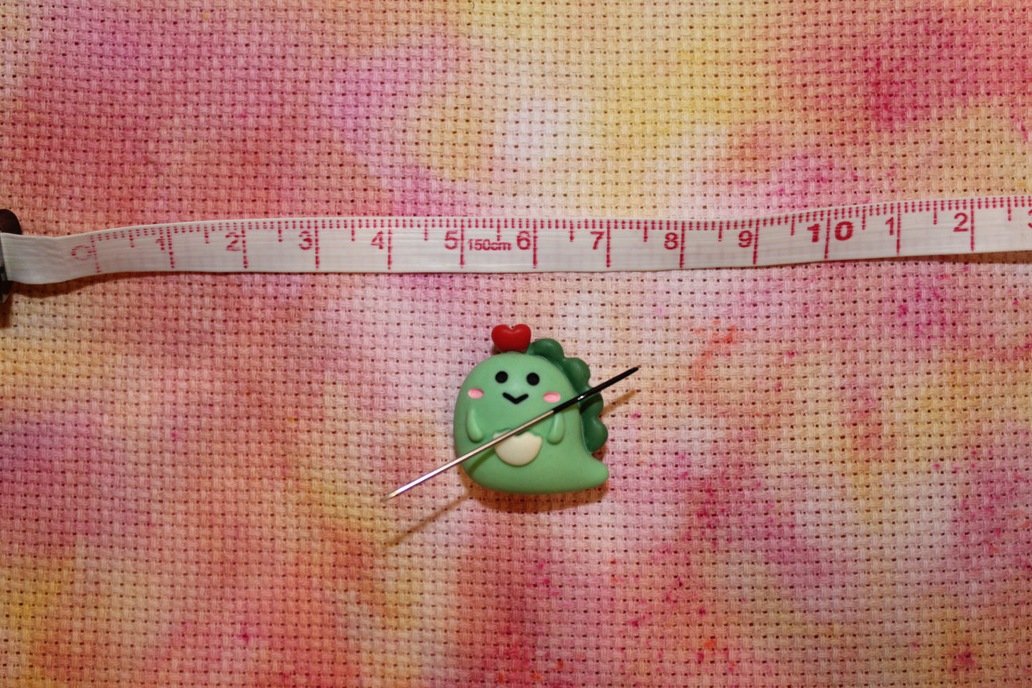 Cute Dinosaur Heart Needle Minder