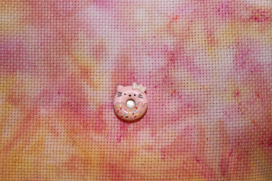 Cute Donut Cat Sprinkles Needle Minder