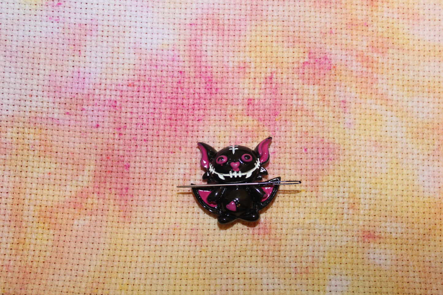 Black Bat Cute Needle Minder