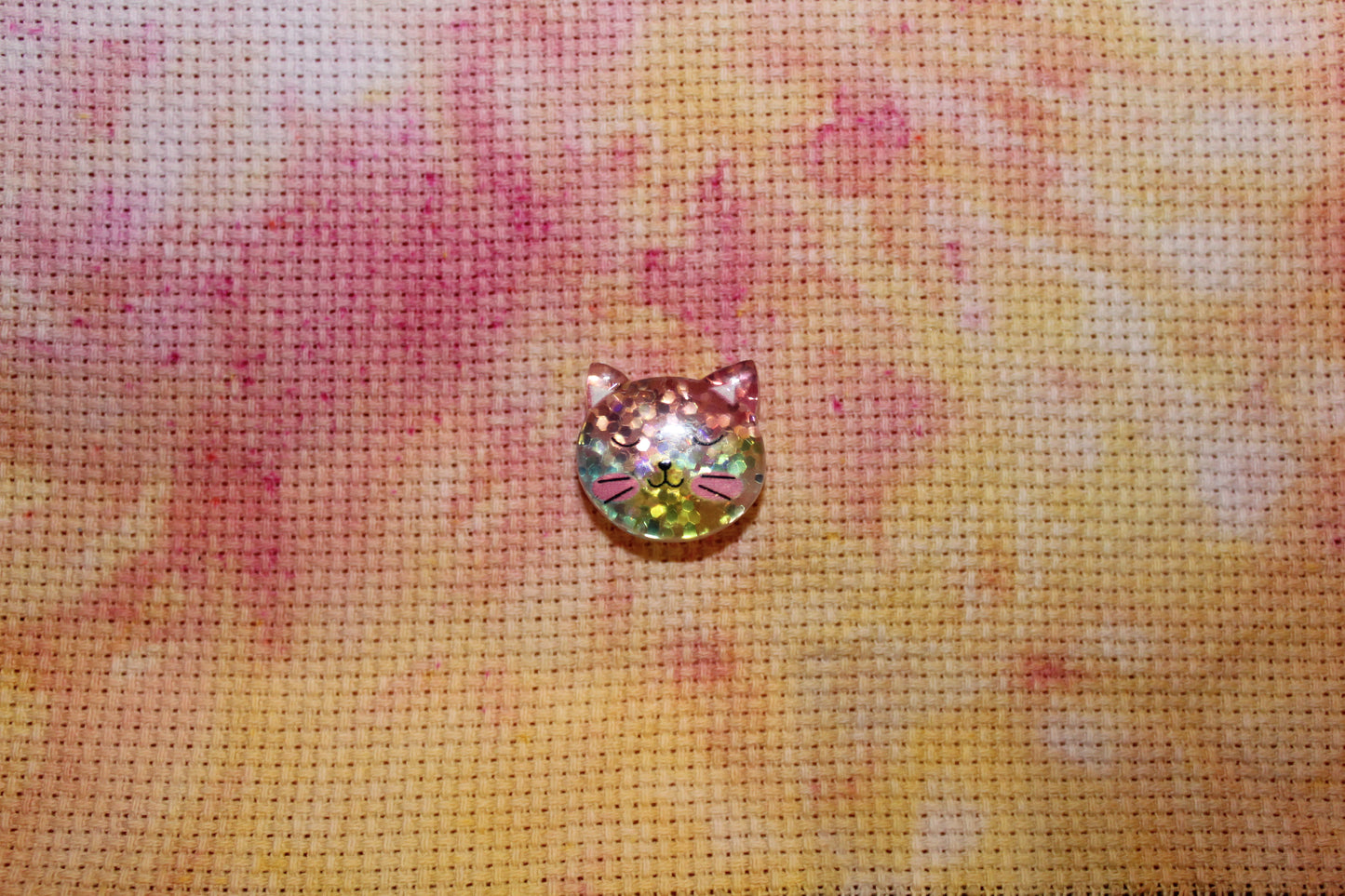 Glitter Kawaii Cat Face Needle Minder
