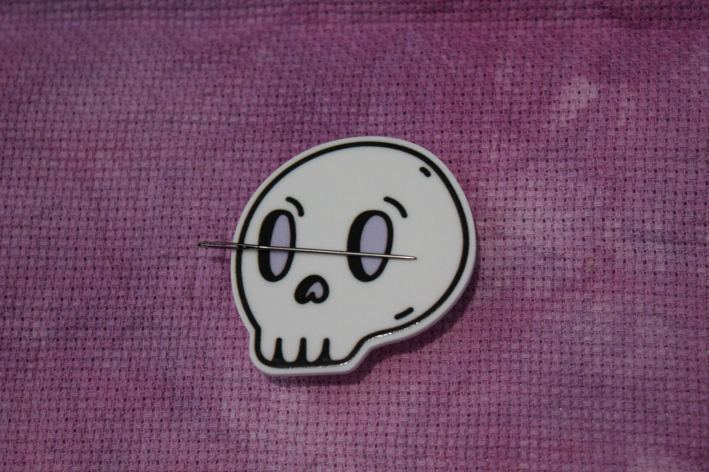 Skull Needle Minder